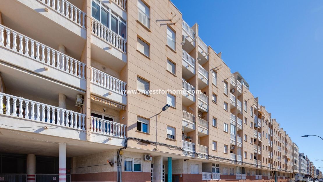 Reventa - Apartamento - Torrevieja - Estacion De Autobuses