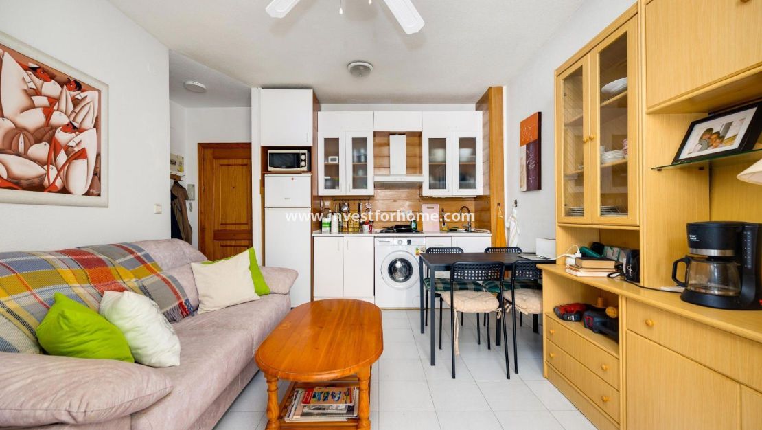 Reventa - Apartamento - Torrevieja - Estacion De Autobuses