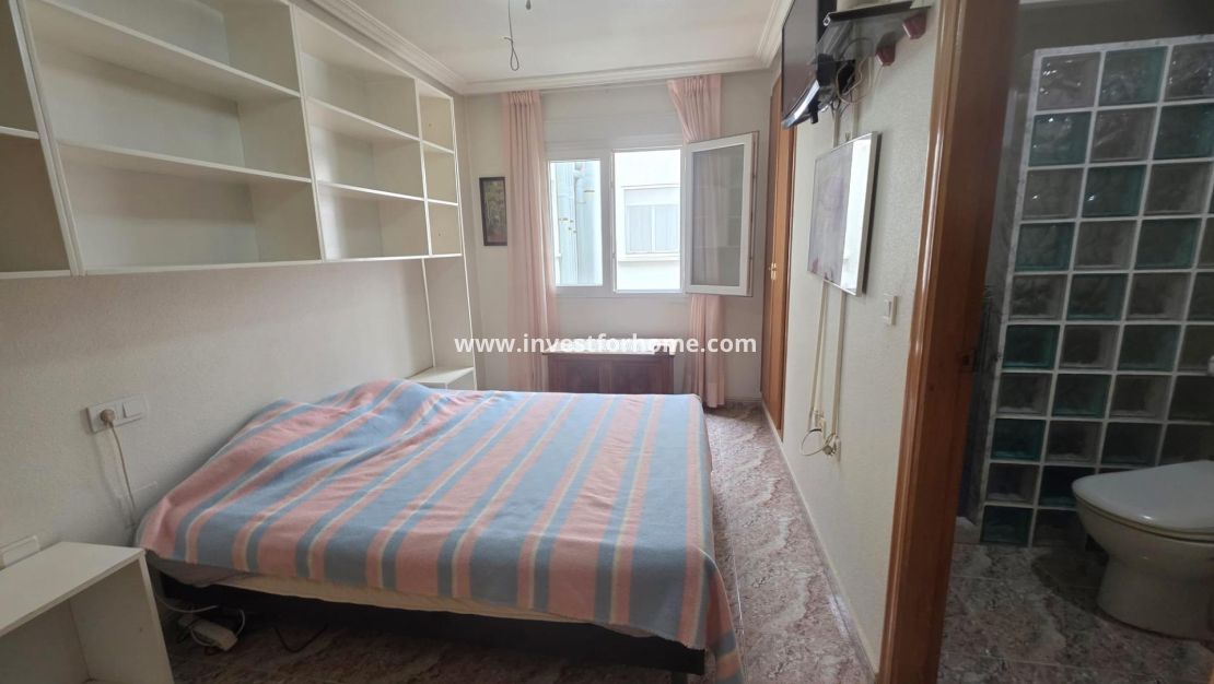 Reventa - Apartamento - Torrevieja - Estacion De Autobuses