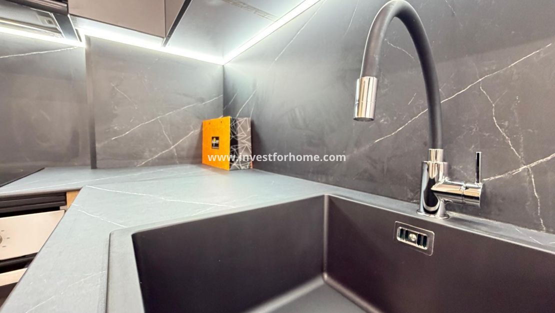 Reventa - Apartamento - Torrevieja - Estacion De Autobuses