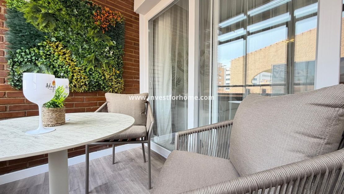 Reventa - Apartamento - Torrevieja - Estacion De Autobuses