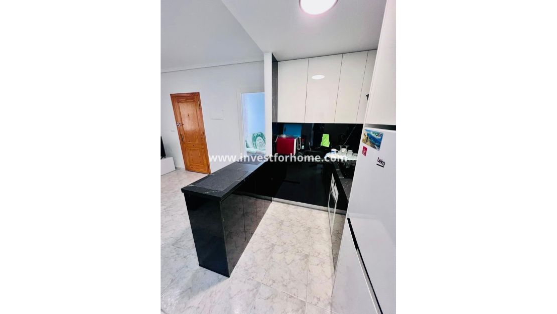 Reventa - Apartamento - Torrevieja - Estacion De Autobuses