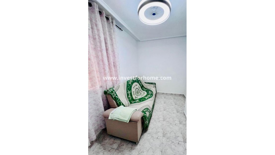 Reventa - Apartamento - Torrevieja - Estacion De Autobuses