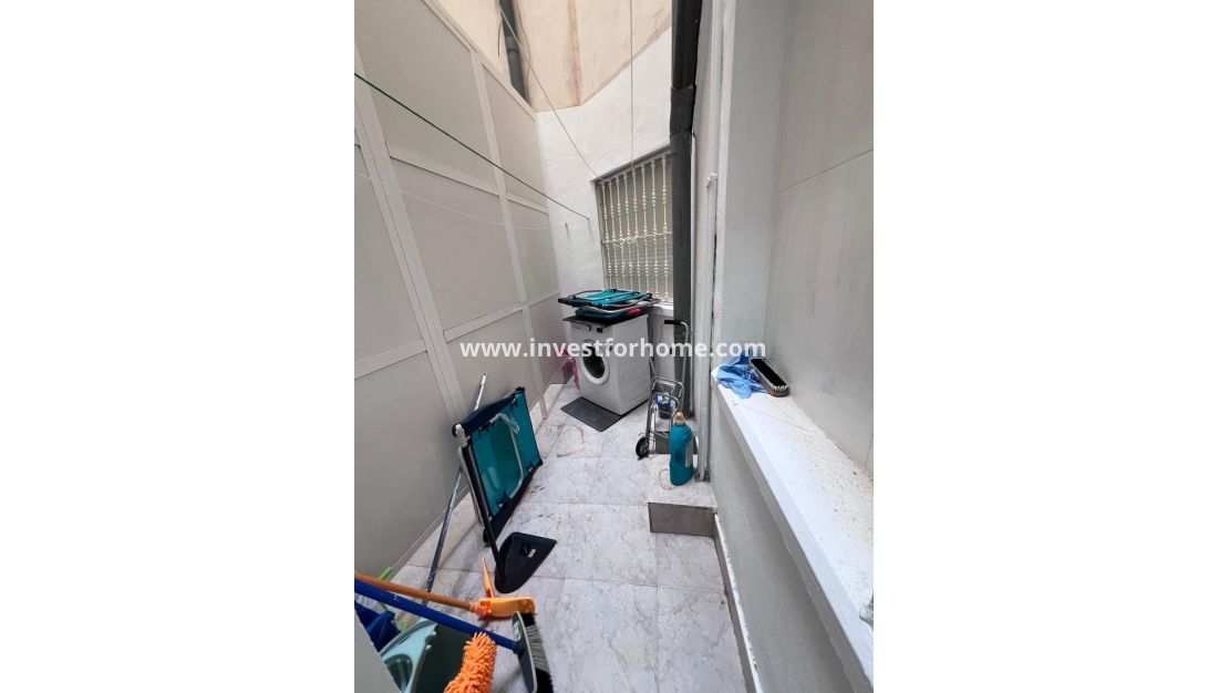 Reventa - Apartamento - Torrevieja - Estacion De Autobuses