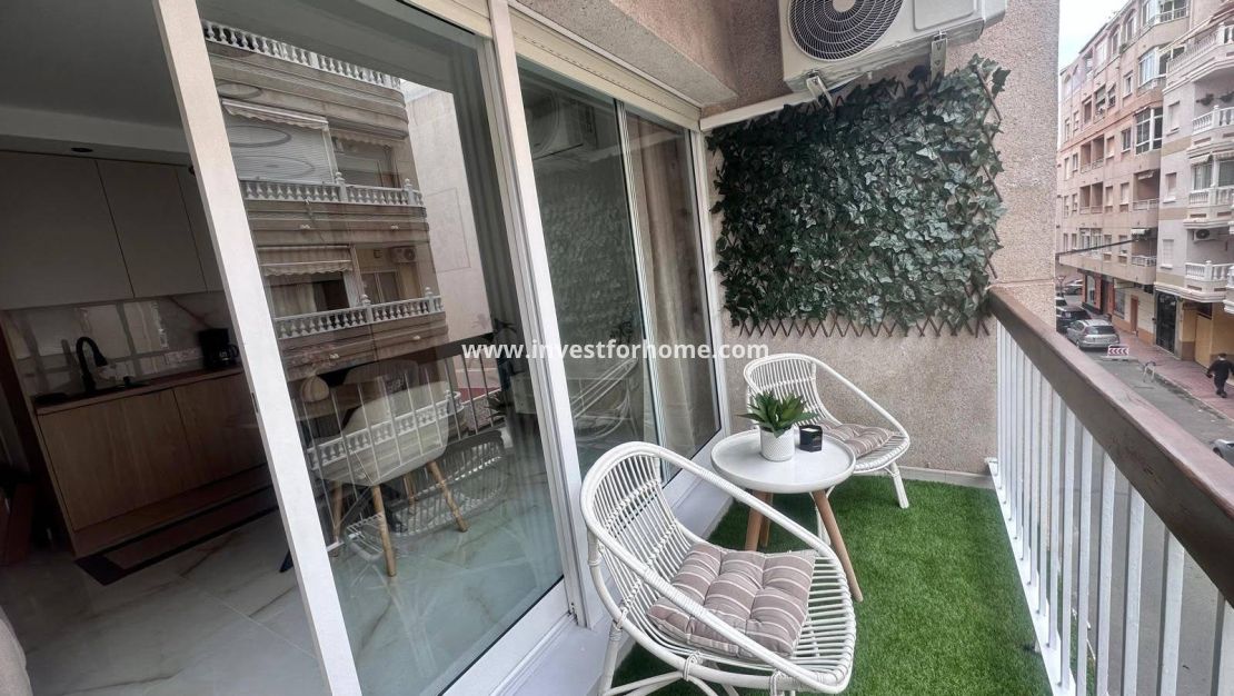 Reventa - Apartamento - Torrevieja - Estacion De Autobuses