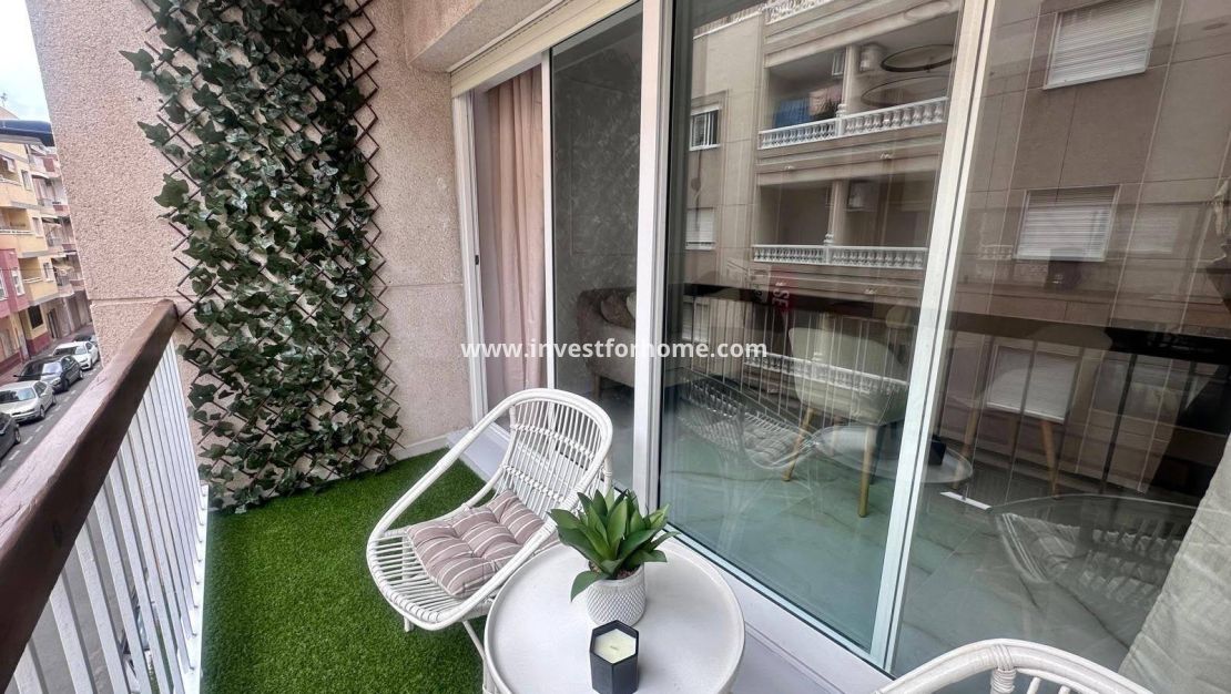 Reventa - Apartamento - Torrevieja - Estacion De Autobuses