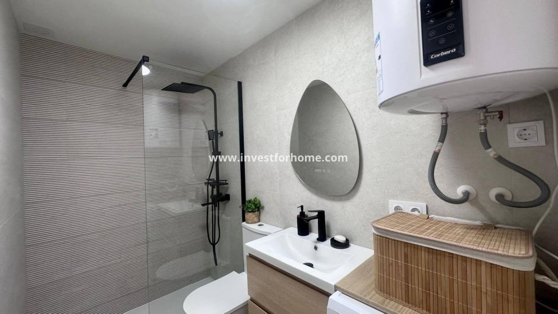 Reventa - Apartamento - Torrevieja - Estacion De Autobuses