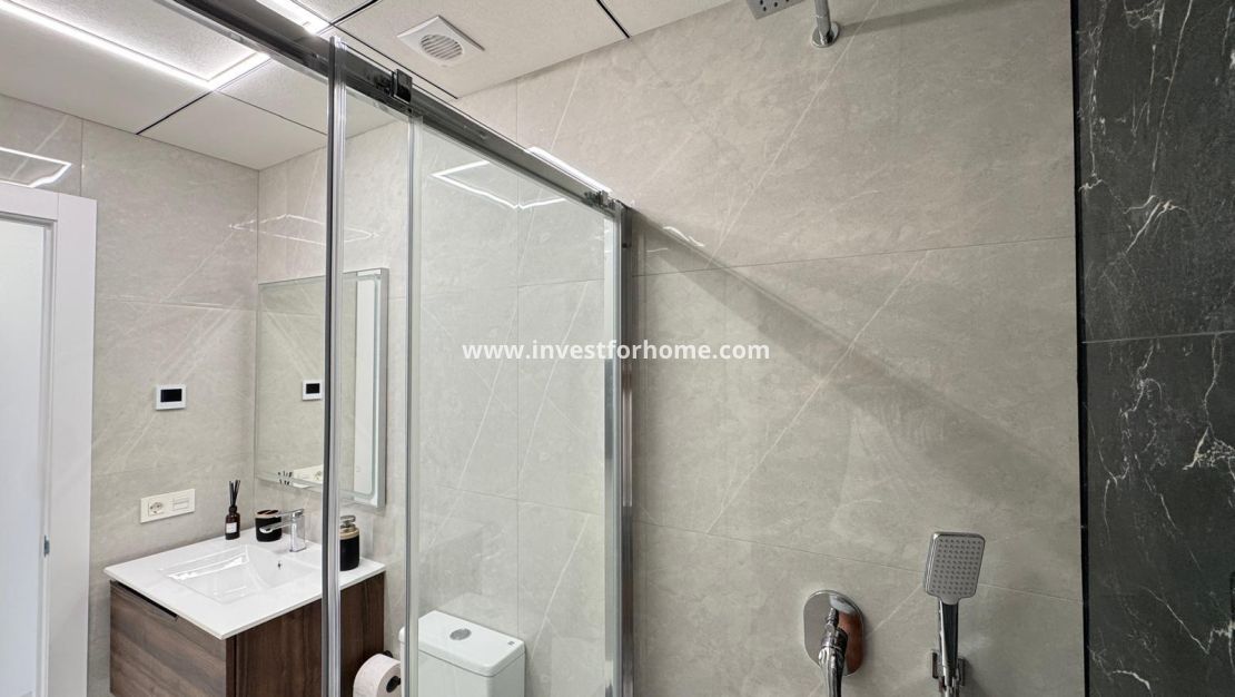 Reventa - Apartamento - Torrevieja - Estacion De Autobuses