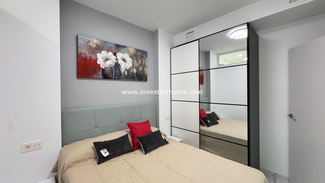 Reventa - Apartamento - Torrevieja - Estacion De Autobuses