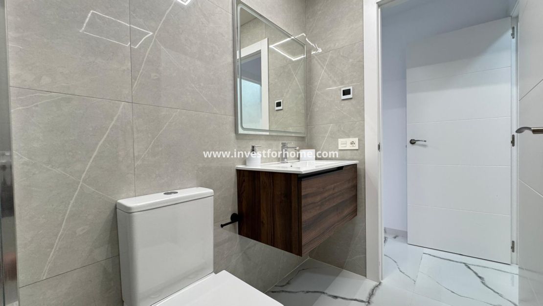 Reventa - Apartamento - Torrevieja - Estacion De Autobuses