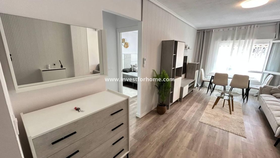 Reventa - Apartamento - Torrevieja - Estacion De Autobuses