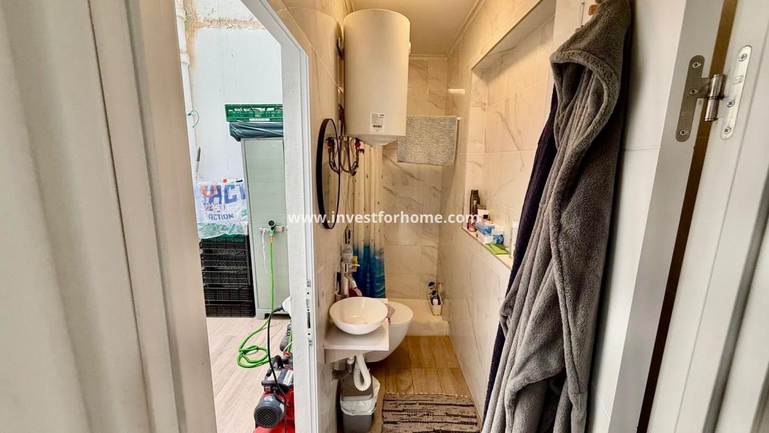 Reventa - Apartamento - Torrevieja - Estacion De Autobuses