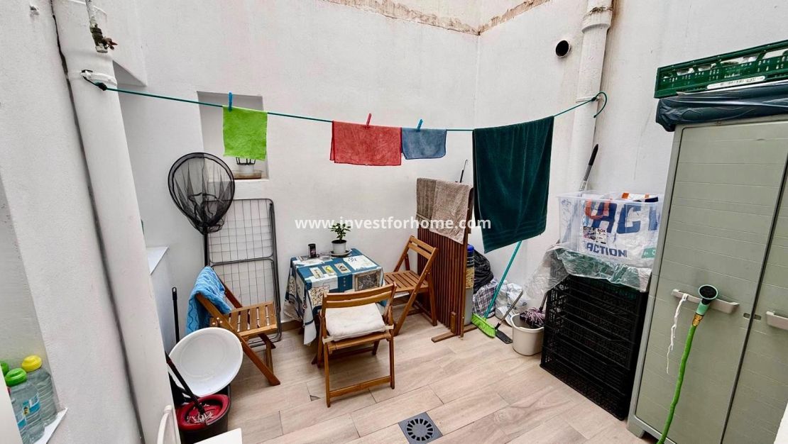 Reventa - Apartamento - Torrevieja - Estacion De Autobuses