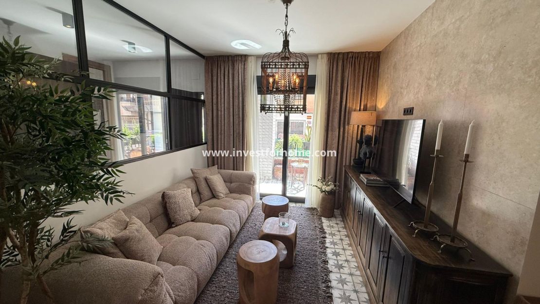 Reventa - Apartamento - Torrevieja - Estacion De Autobuses