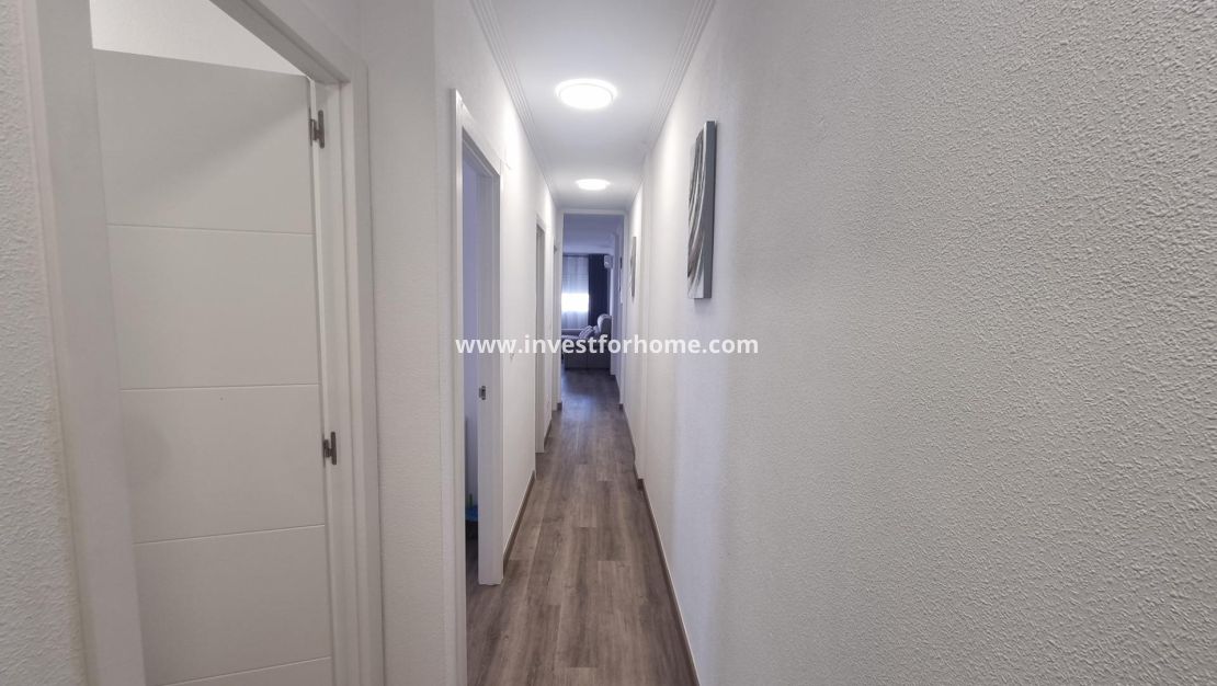 Reventa - Apartamento - Torrevieja - Estacion De Autobuses
