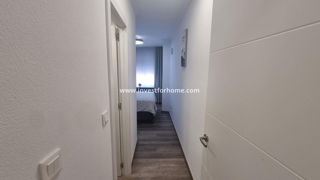 Reventa - Apartamento - Torrevieja - Estacion De Autobuses