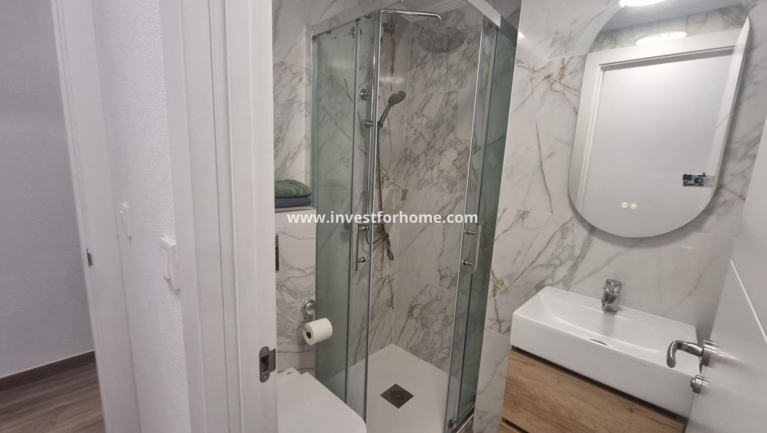 Reventa - Apartamento - Torrevieja - Estacion De Autobuses