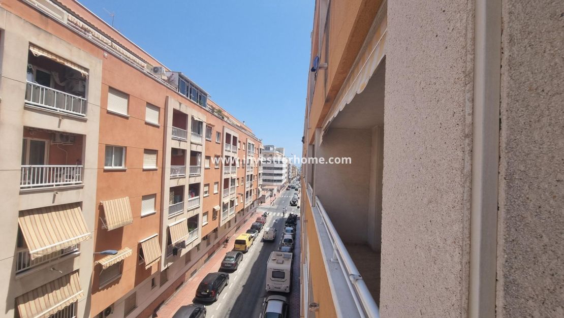 Reventa - Apartamento - Torrevieja - Estacion De Autobuses
