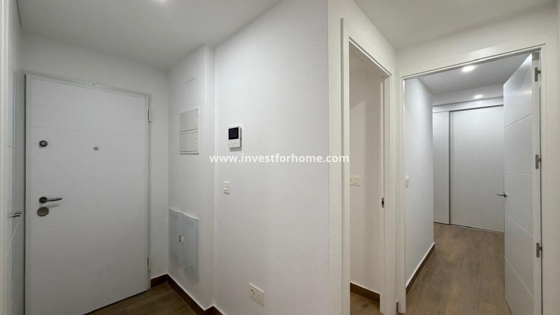 Reventa - Apartamento - Torrevieja - Estacion De Autobuses