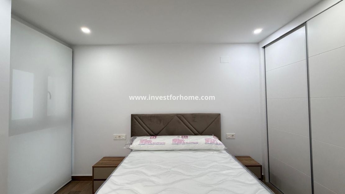Reventa - Apartamento - Torrevieja - Estacion De Autobuses
