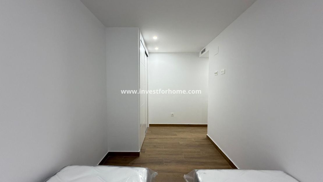 Reventa - Apartamento - Torrevieja - Estacion De Autobuses
