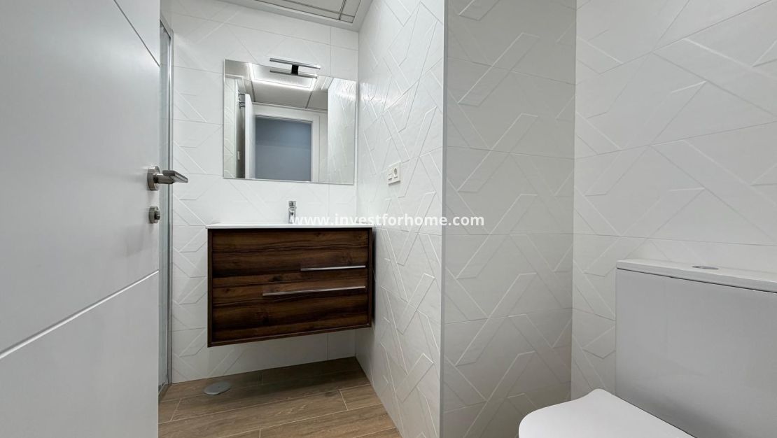 Reventa - Apartamento - Torrevieja - Estacion De Autobuses