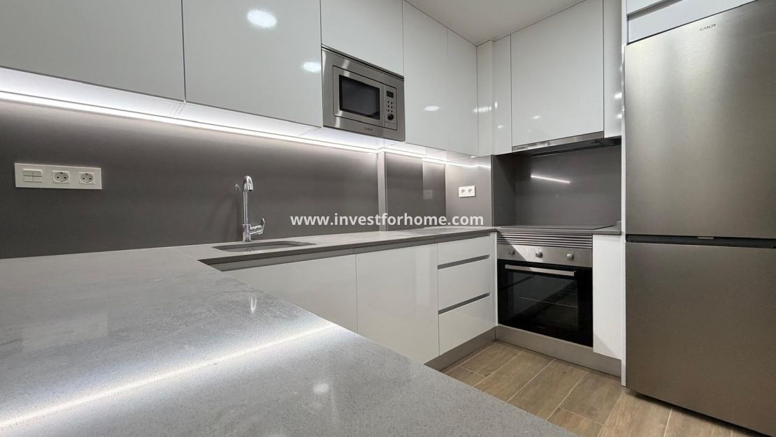 Reventa - Apartamento - Torrevieja - Estacion De Autobuses