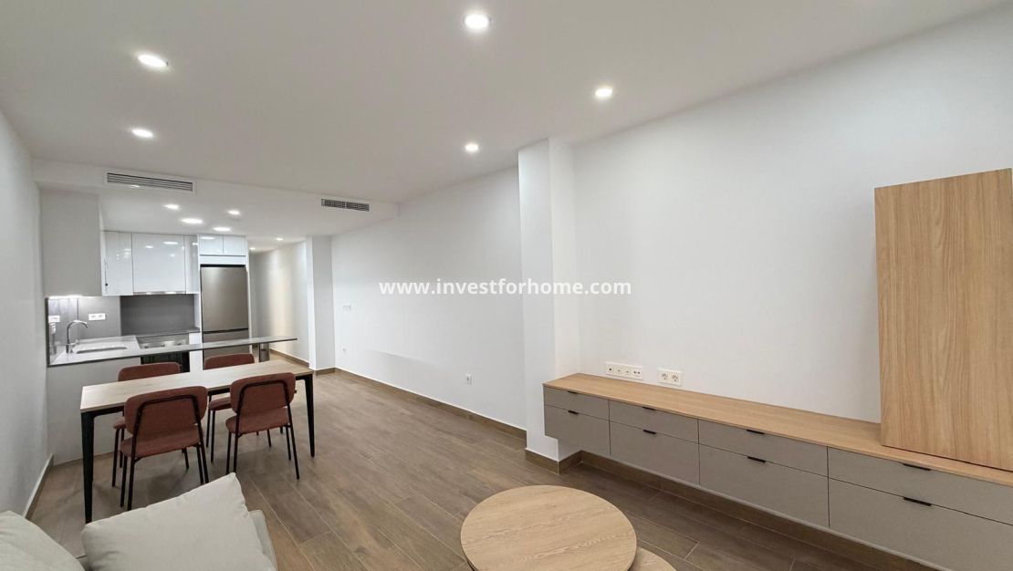 Reventa - Apartamento - Torrevieja - Estacion De Autobuses