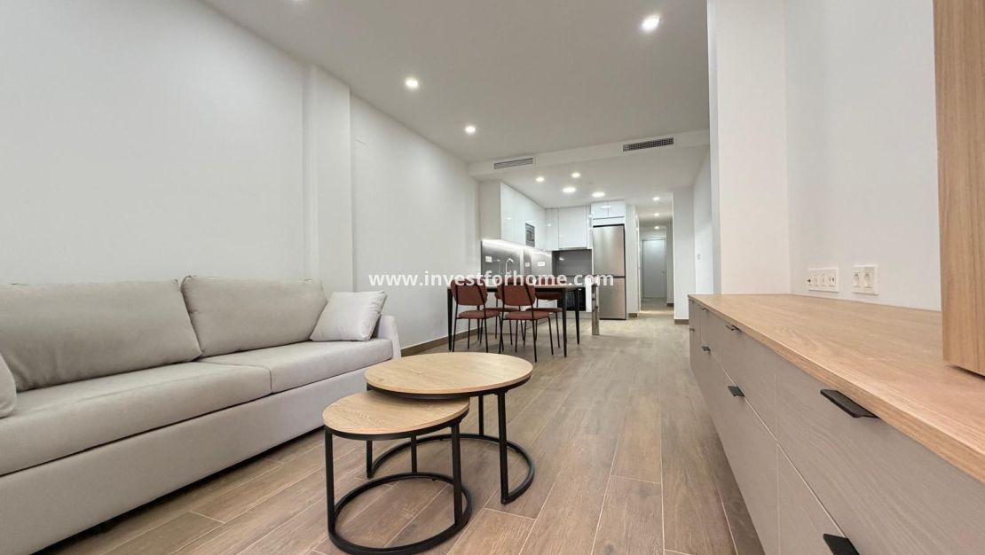 Reventa - Apartamento - Torrevieja - Estacion De Autobuses