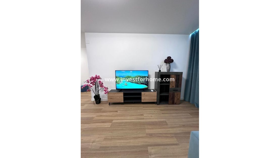 Reventa - Apartamento - Torrevieja - Estacion De Autobuses