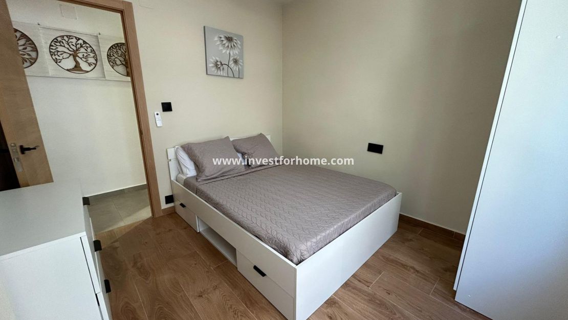 Reventa - Apartamento - Torrevieja - Estacion De Autobuses