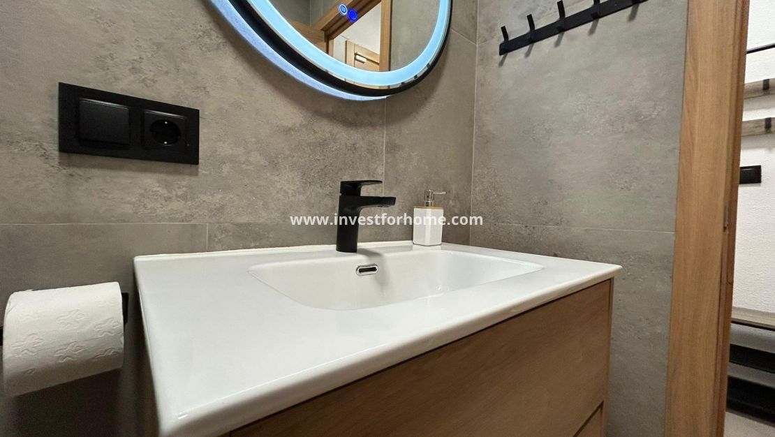 Reventa - Apartamento - Torrevieja - Estacion De Autobuses