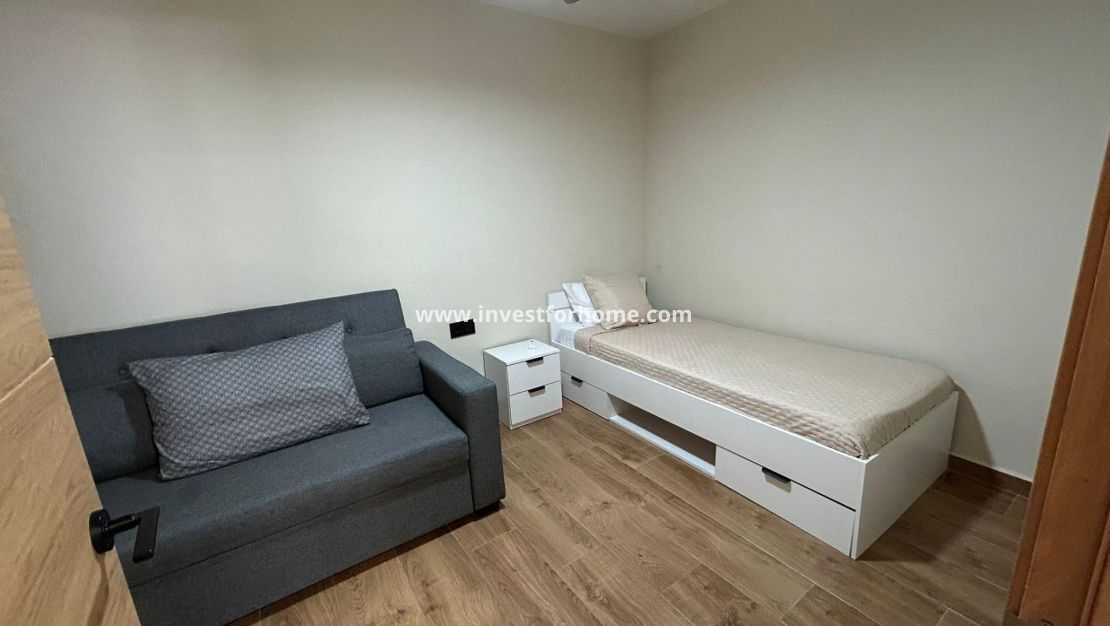 Reventa - Apartamento - Torrevieja - Estacion De Autobuses
