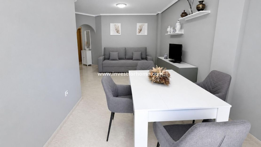 Reventa - Apartamento - Torrevieja - Estacion De Autobuses