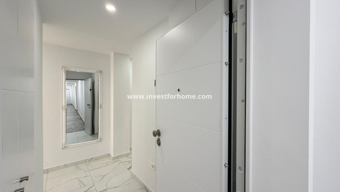 Reventa - Apartamento - Torrevieja - Estacion De Autobuses