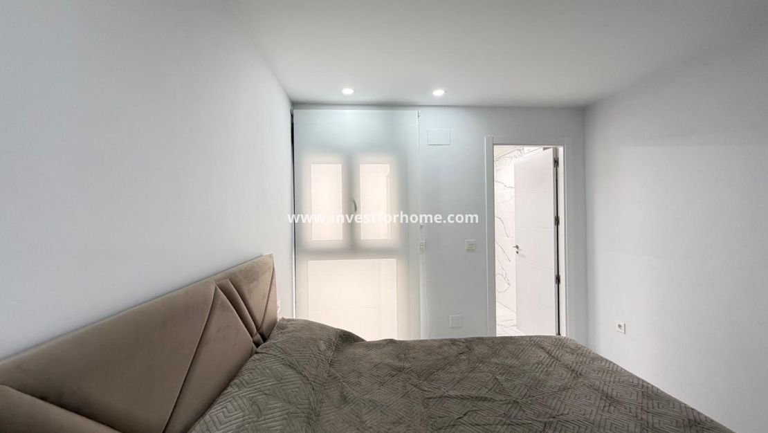 Reventa - Apartamento - Torrevieja - Estacion De Autobuses