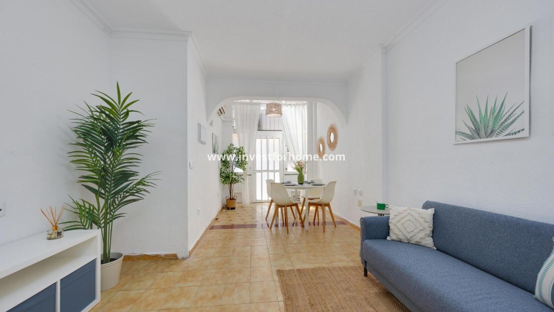Reventa - Apartamento - Torrevieja - Estacion De Autobuses