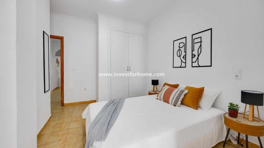Reventa - Apartamento - Torrevieja - Estacion De Autobuses