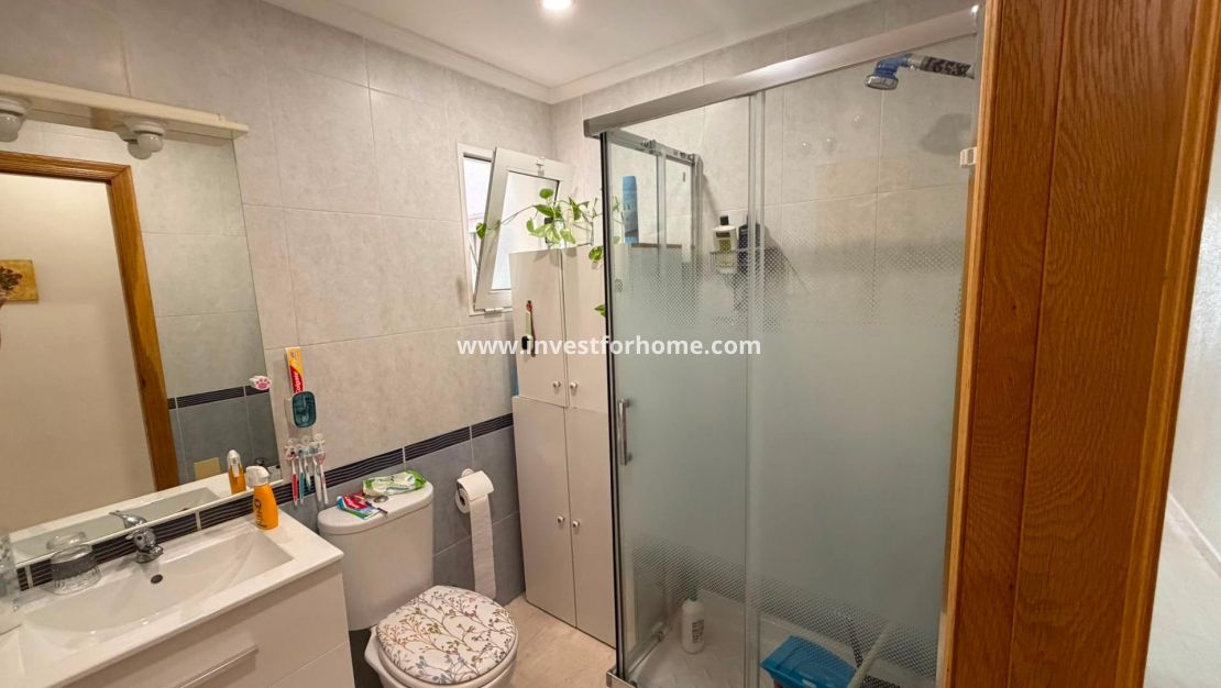 Reventa - Apartamento - Torrevieja - Estacion De Autobuses