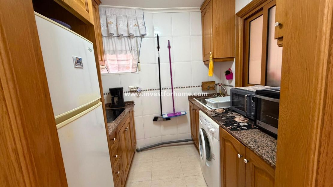 Reventa - Apartamento - Torrevieja - Estacion De Autobuses