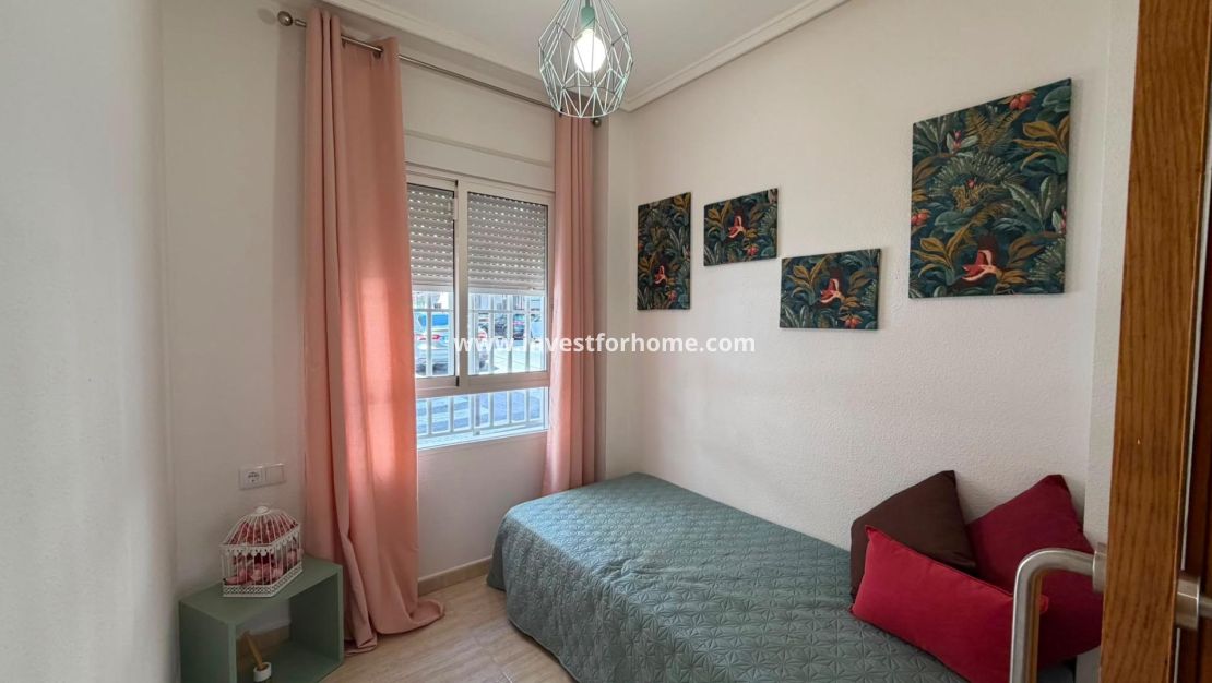 Reventa - Apartamento - Torrevieja - Estacion De Autobuses