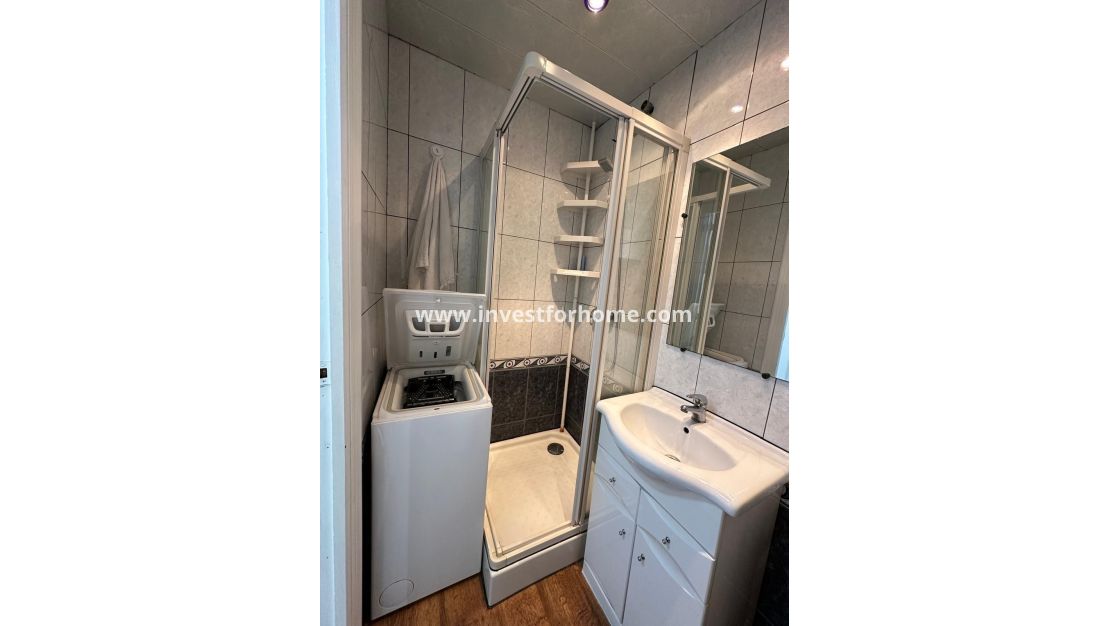 Reventa - Apartamento - Torrevieja - Estacion De Autobuses