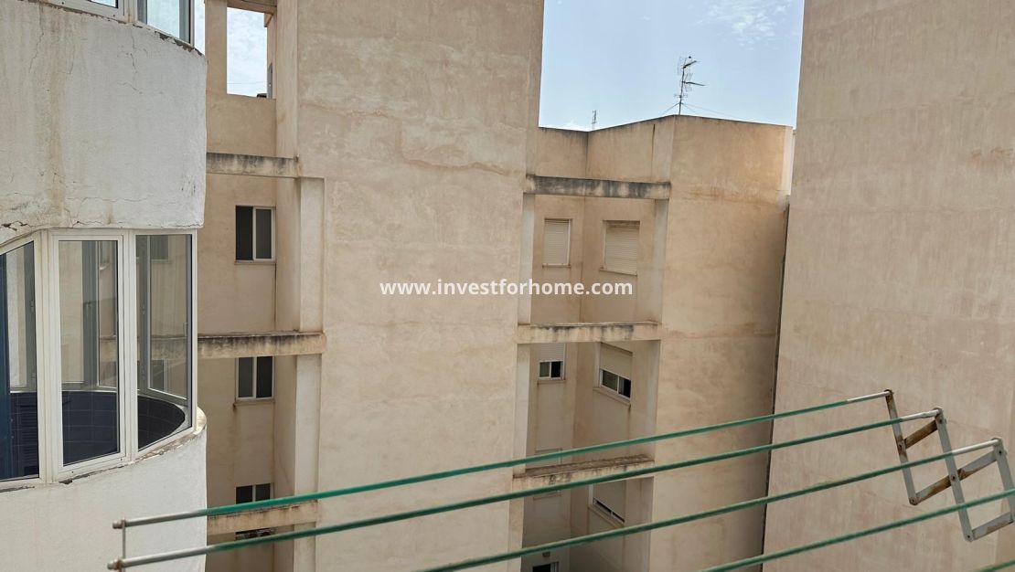 Reventa - Apartamento - Torrevieja - Estacion De Autobuses