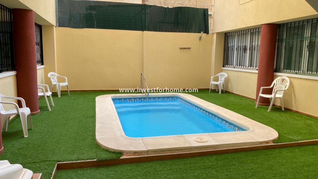 Reventa - Apartamento - Torrevieja - Estacion De Autobuses