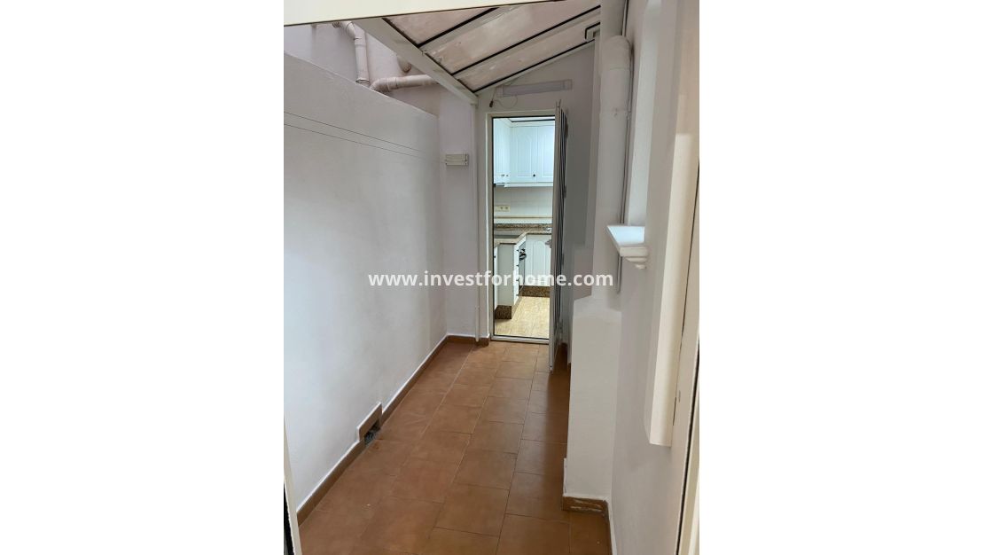 Reventa - Apartamento - Torrevieja - Estacion De Autobuses