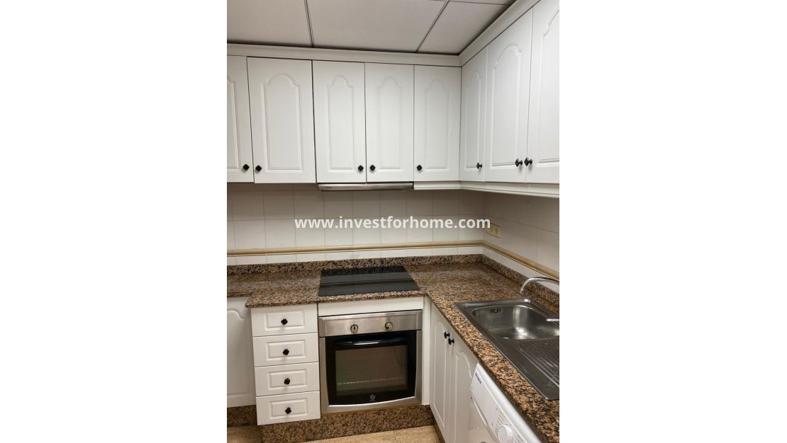 Reventa - Apartamento - Torrevieja - Estacion De Autobuses