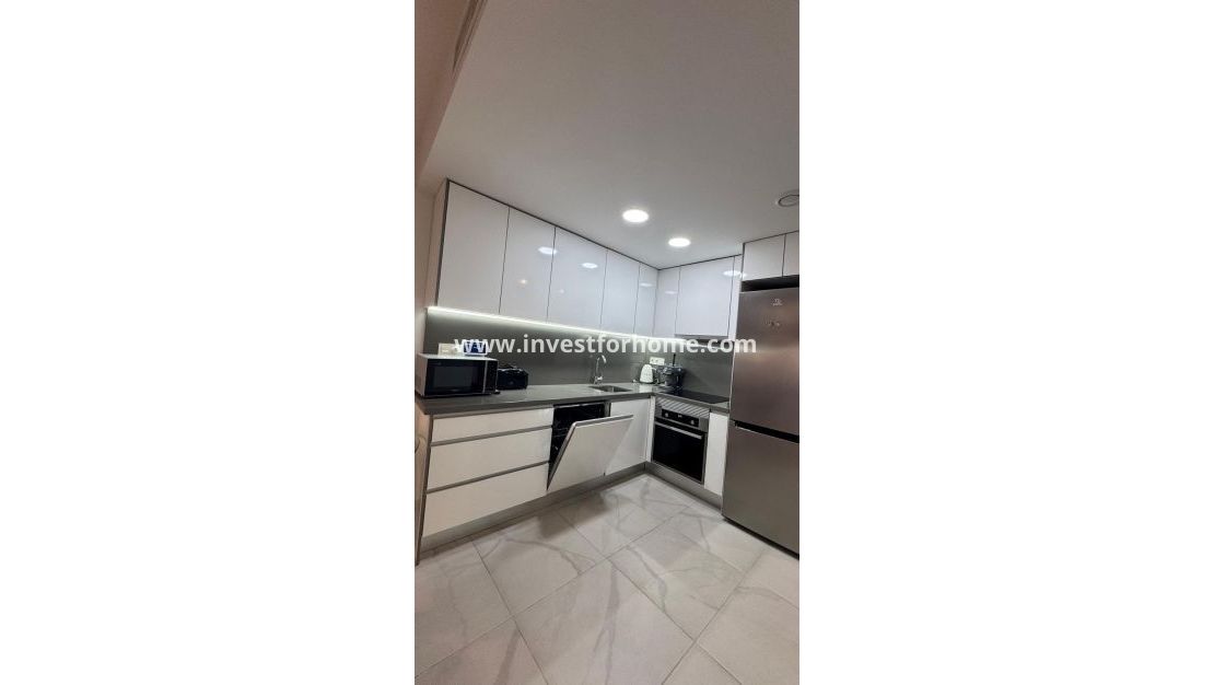 Reventa - Apartamento - Torrevieja - Estacion De Autobuses