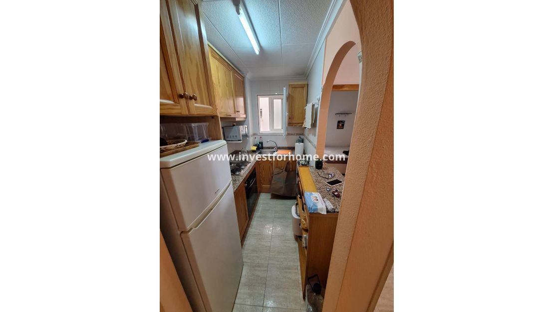 Reventa - Apartamento - Torrevieja - Estacion De Autobuses