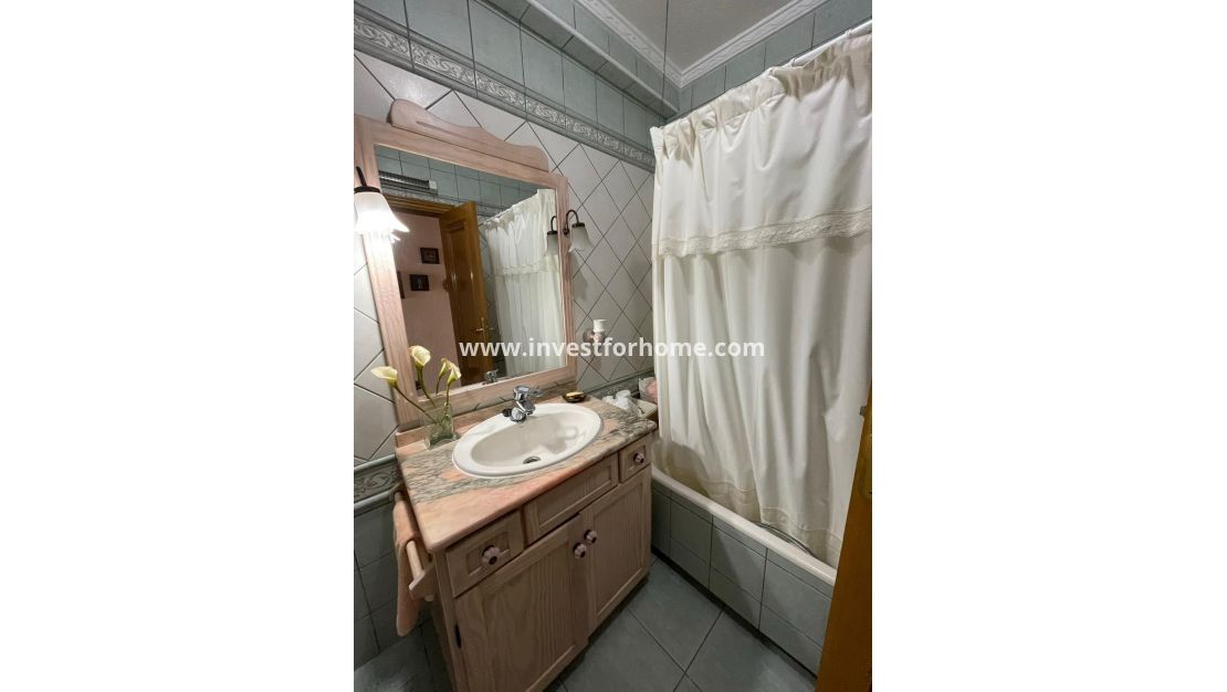 Reventa - Apartamento - Torrevieja - Las Piscinas Naturales