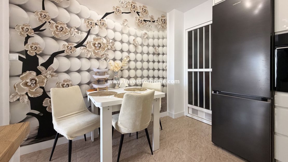 Reventa - Apartamento - Torrevieja - Urb. Calas Blancas III